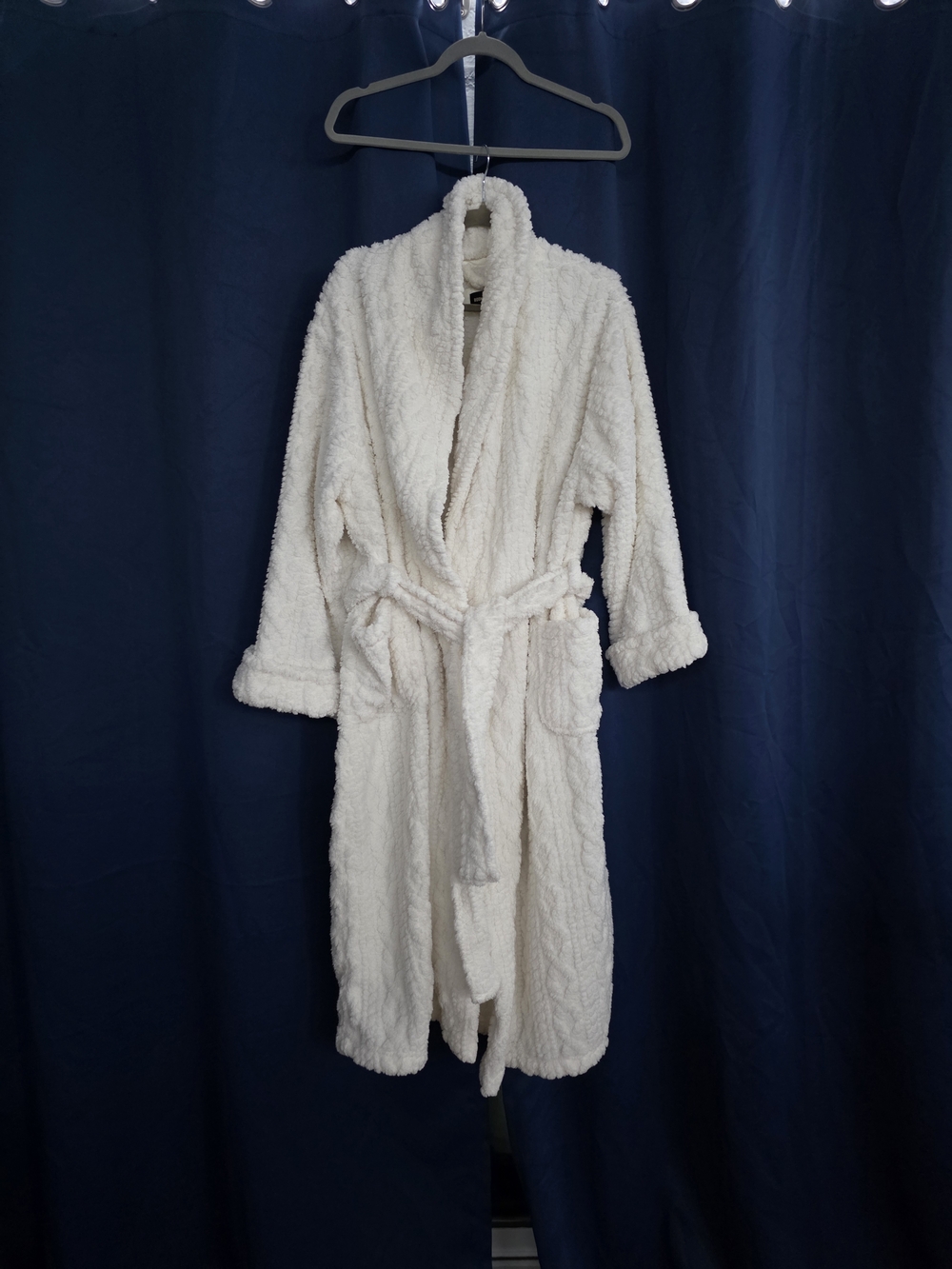 Cozy Plush White Bathrobe - Soft Shawl Collar XXL